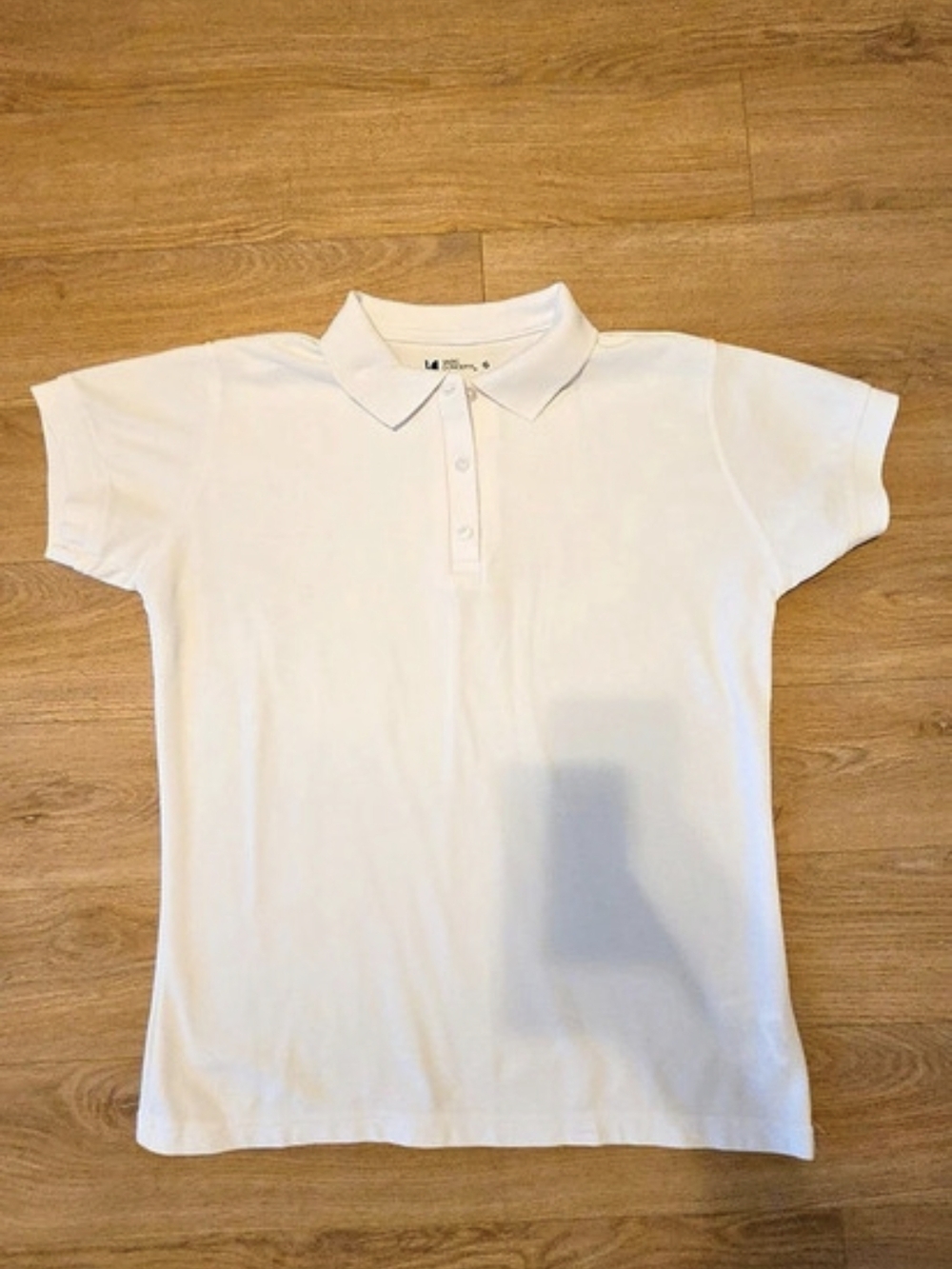 15White Short Sleeve Collared Top